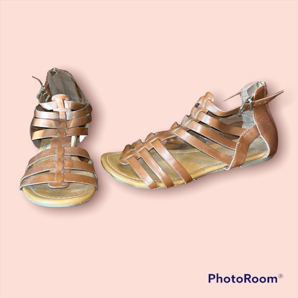 Sandals - Picture 2 of 7